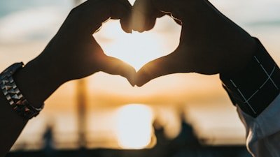 每日黑料网页：网红情侣分手撕逼全记录，男方出轨证据曝光