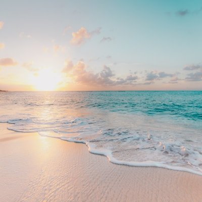 每日黑料网页：某明星度假私人海滩照流出
